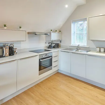 Host & - Curlew House Whitby
