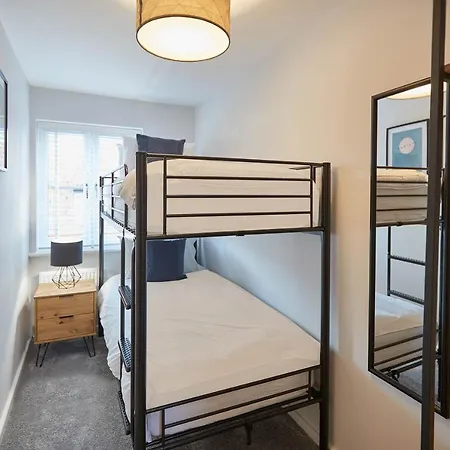 Host & - Curlew House *
