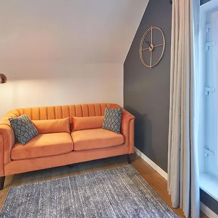 Host & - Curlew House Уитби