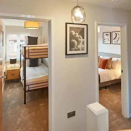 Host & - Curlew House بيت للعطل *